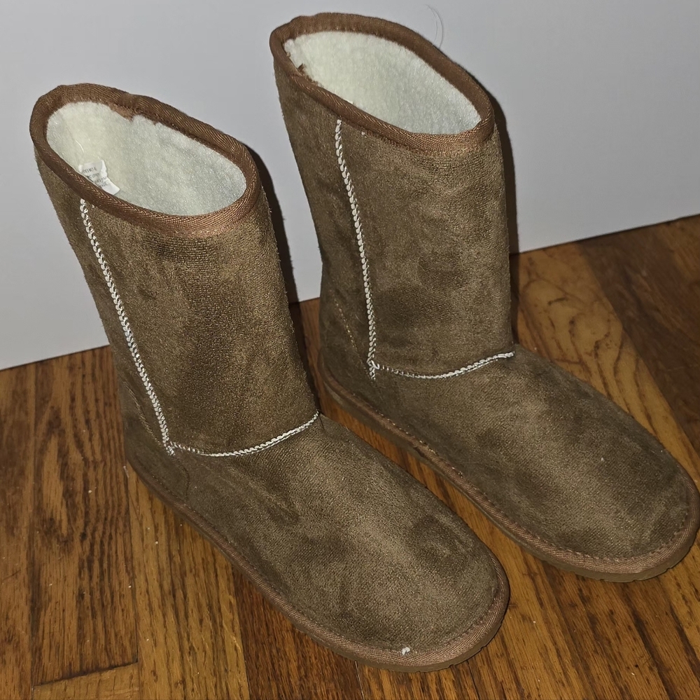 Brown Suede Boots with Fur Lining